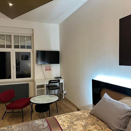 Serenity Bed Palace 2 Metz Gare ภายนอก รูปภาพ