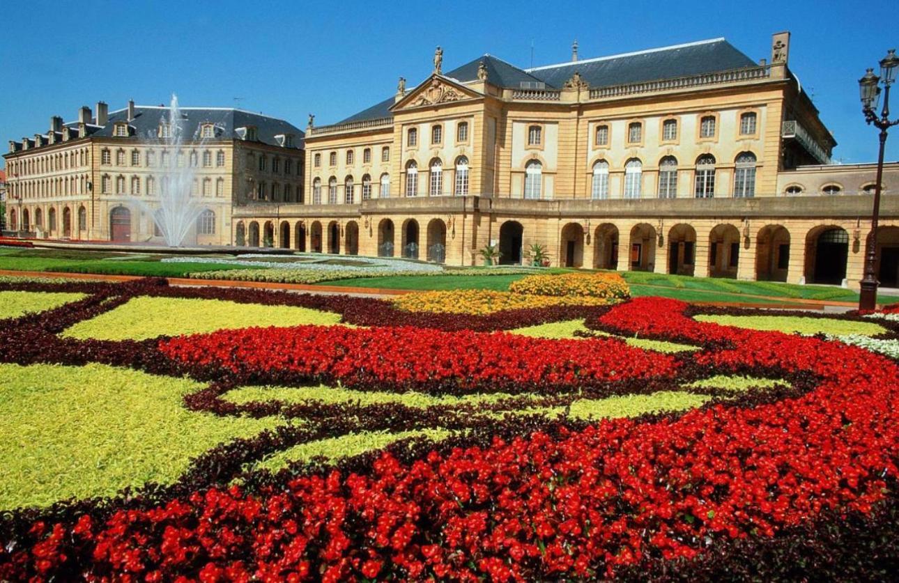 Serenity Bed Palace 2 Metz Gare ภายนอก รูปภาพ
