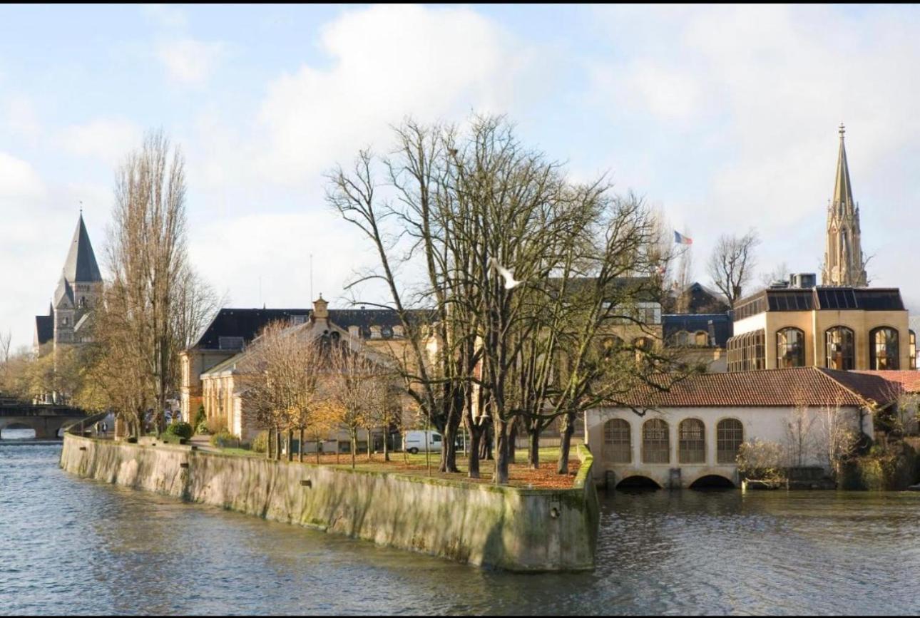 Serenity Bed Palace 2 Metz Gare ภายนอก รูปภาพ