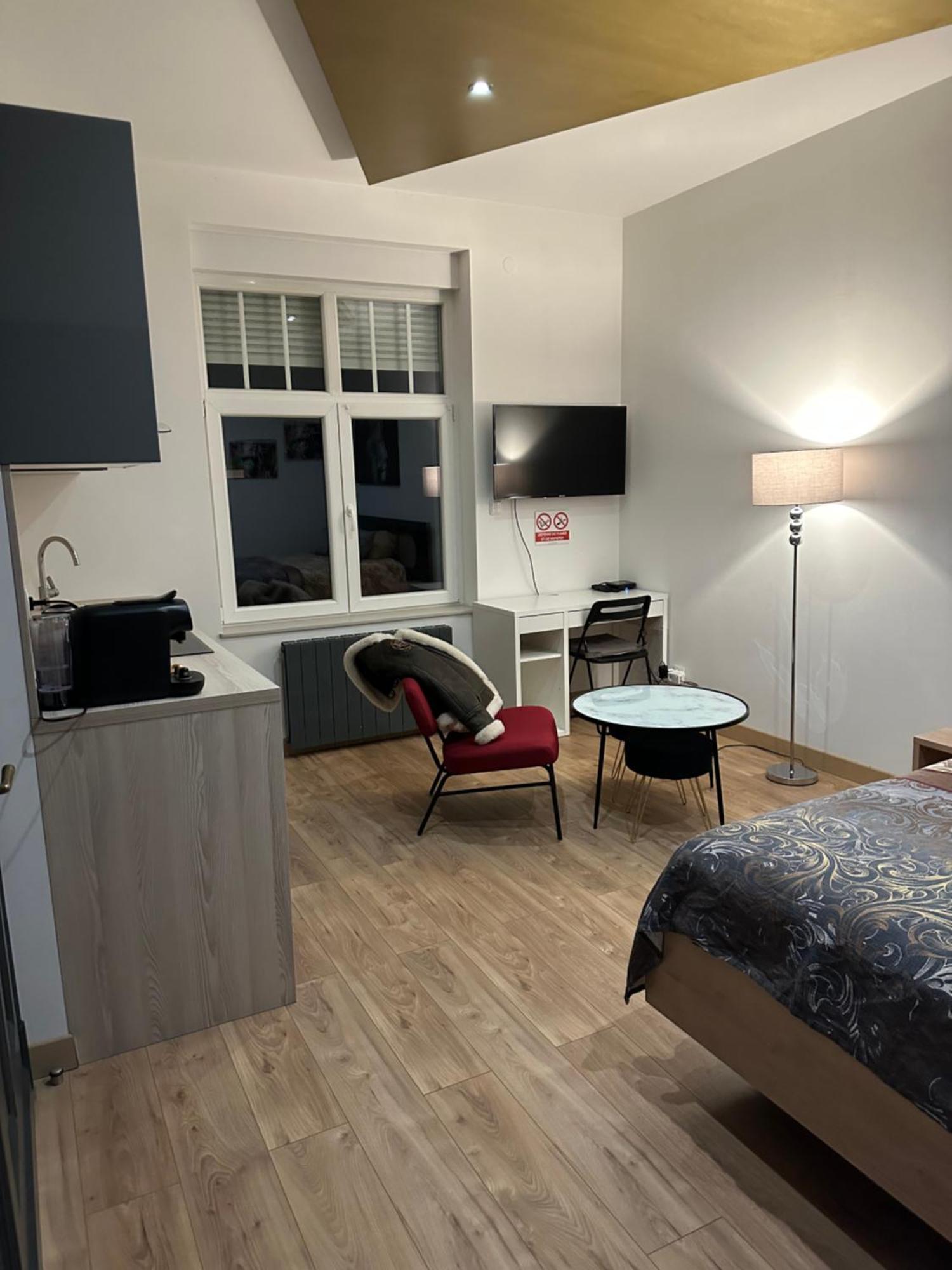 Serenity Bed Palace 2 Metz Gare ภายนอก รูปภาพ