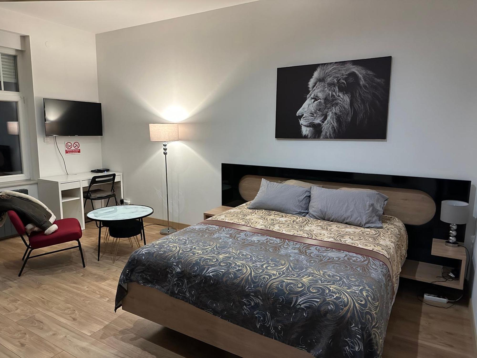 Serenity Bed Palace 2 Metz Gare ภายนอก รูปภาพ